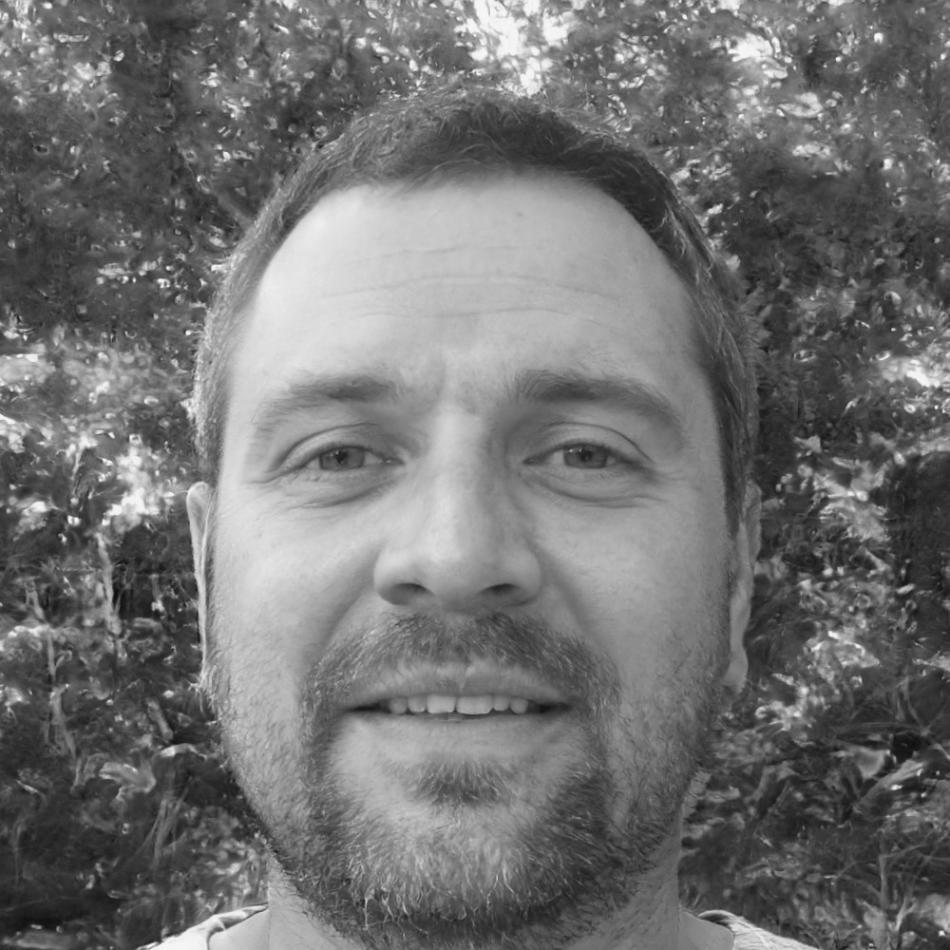 Porträt von Tihomir Vašek, Kursleiter SEO-Technische Analyse